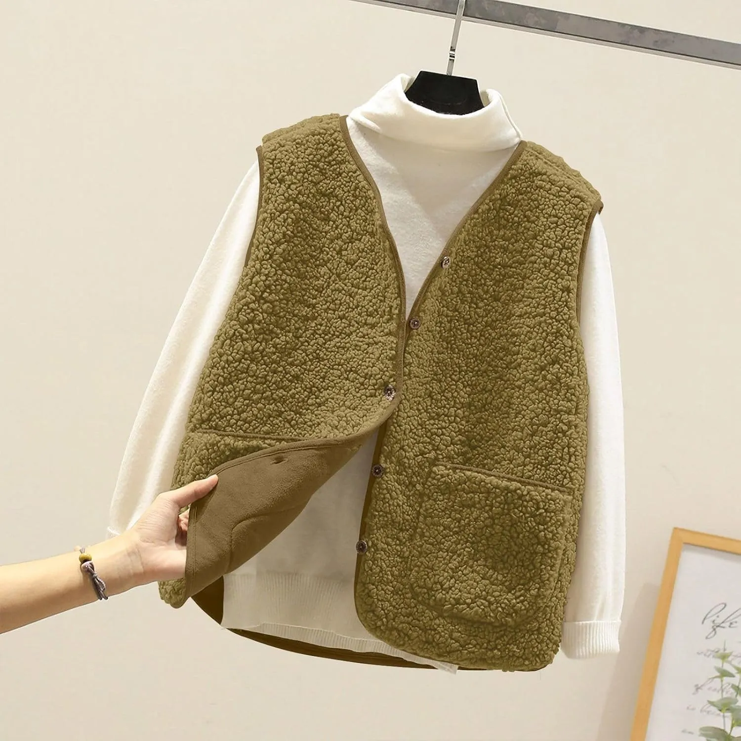 Canbebig Fleece Vest Women Soft Sleeveless Classic Fit Button Down Fuzzy Sherpa Fleece Jacket Cozy Waistcoat Outwear Pockets