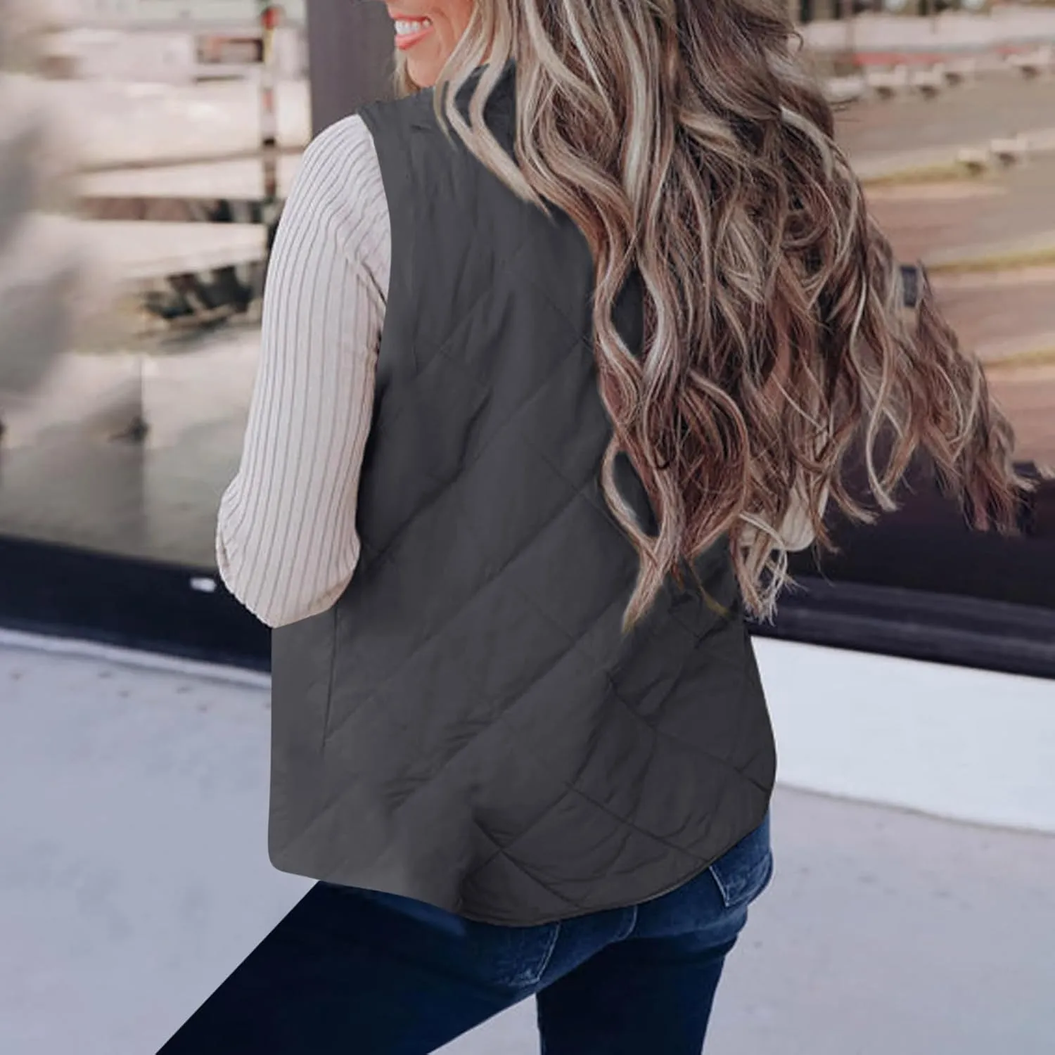 Women's Winter Quilted Vest Sherpa Sherpa Lined Zip Up Puffer Vest Jacket Sleeveless Outerwear Coats with Pockets
