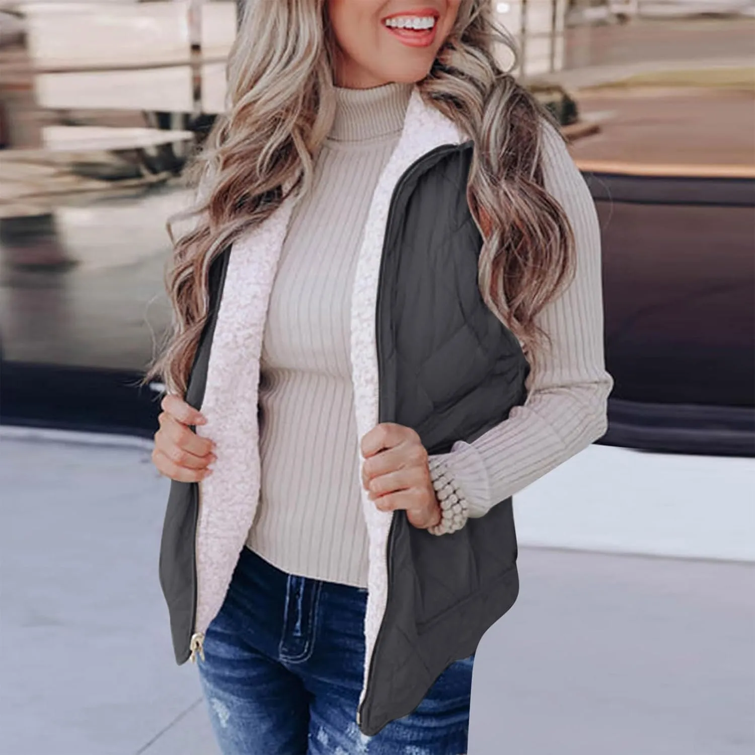 Women's Winter Quilted Vest Sherpa Sherpa Lined Zip Up Puffer Vest Jacket Sleeveless Outerwear Coats with Pockets